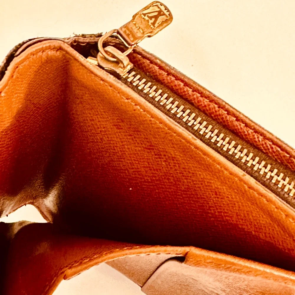 Louis Vuitton Tan and Brown Monogram Wallet compact wallet - Picture 9 of 13